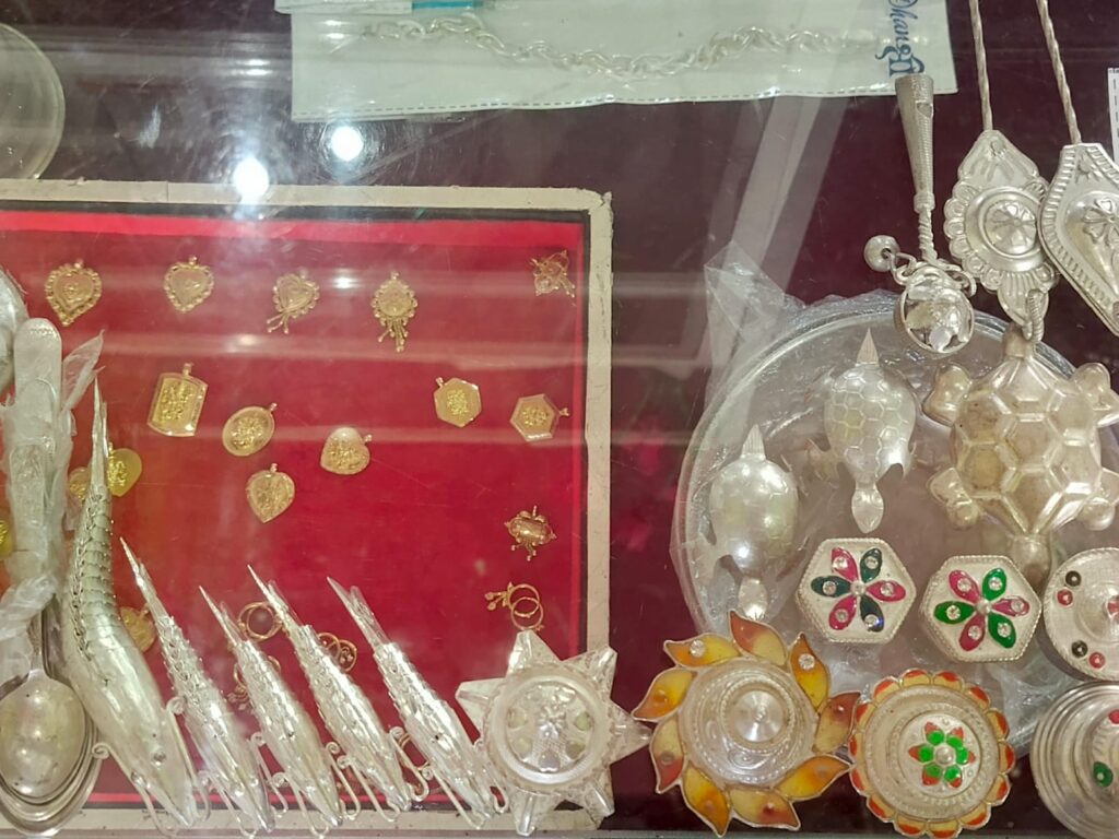 raj lakshmi jewelers nawada