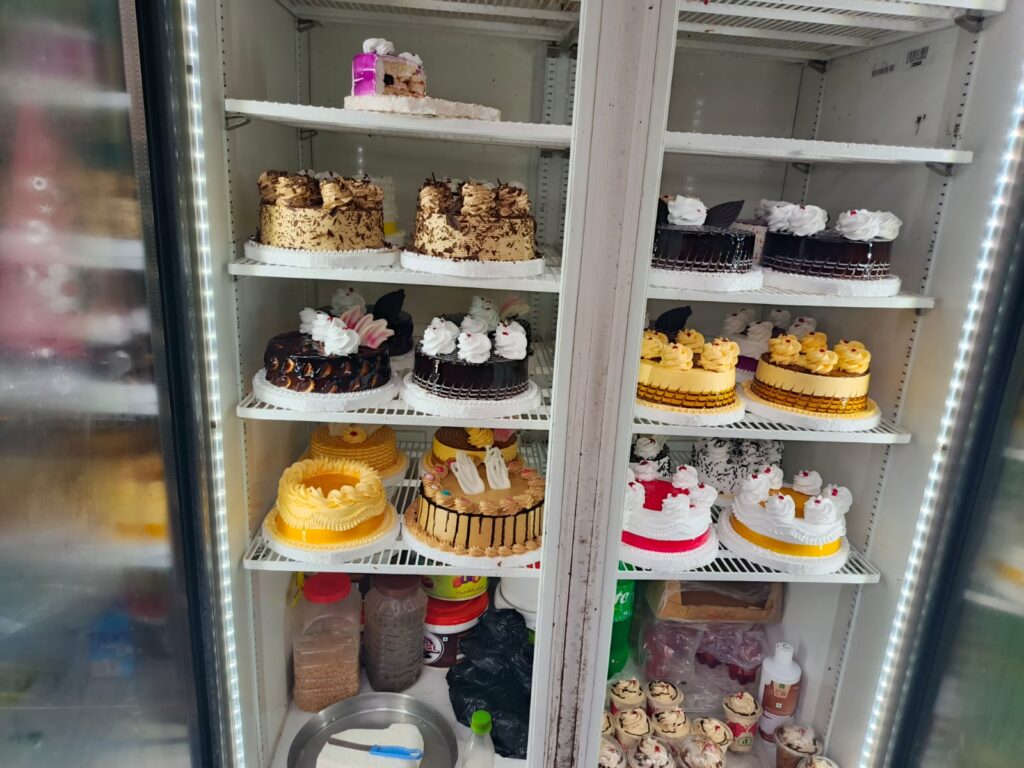 kanhaiya cake palace nawada cake shop (4)