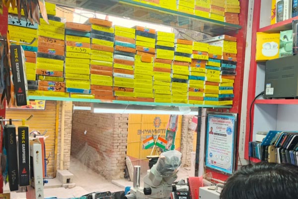 Laado Mobile Repairing Shop Near Indra Chowk Nawada Bihar