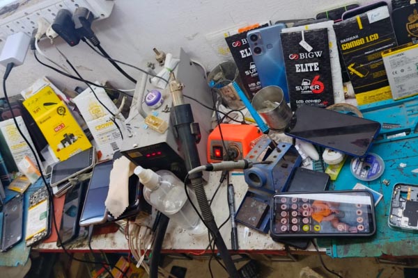 Vikash Mobile Repair Shop Near Indra Chowk Nawada Bihar