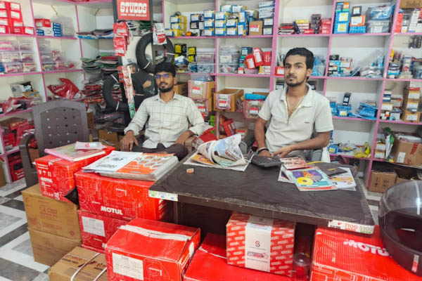 Azad Auto Parts bike spare parts shop Warisaliganj