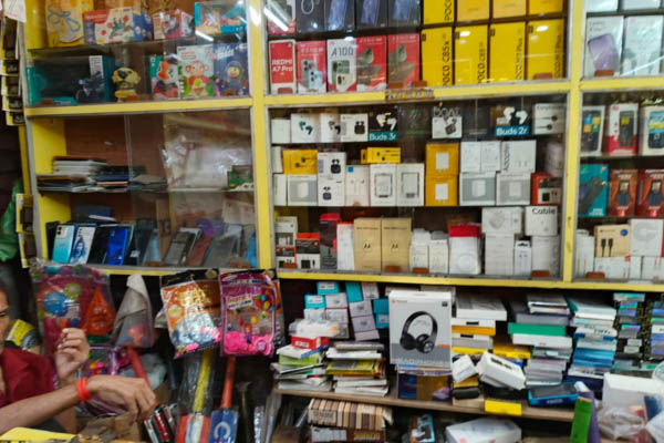 Mobile shop and gift house in Warisaliganj
