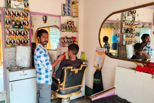 sheesh gents parlour warisaliganj