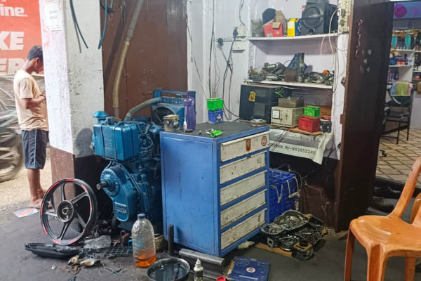 Azad Auto Parts bike spare parts shop Warisaliganj