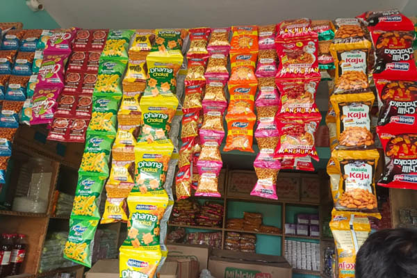Chandan General Store wholesale snacks shop Warisaliganj