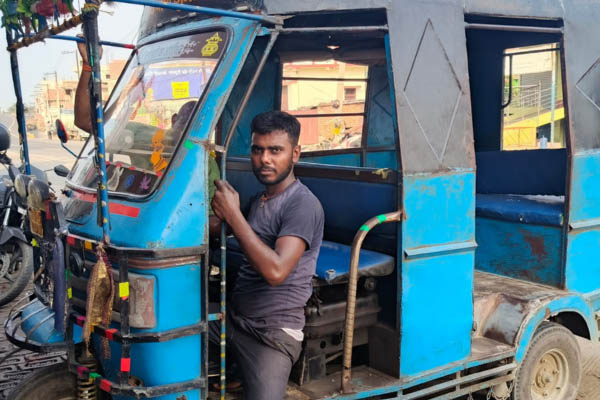 Ram Auto Parts and Bike Service Center Warisaliganj